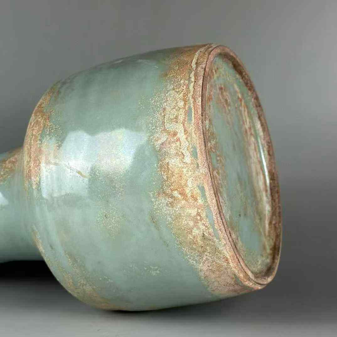 官窑青釉纸槌瓶