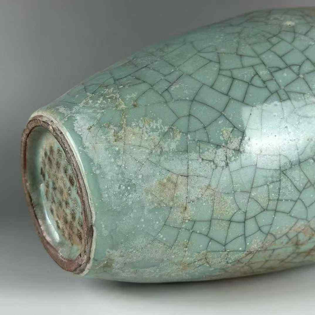 官窑青釉乾隆御题梅瓶