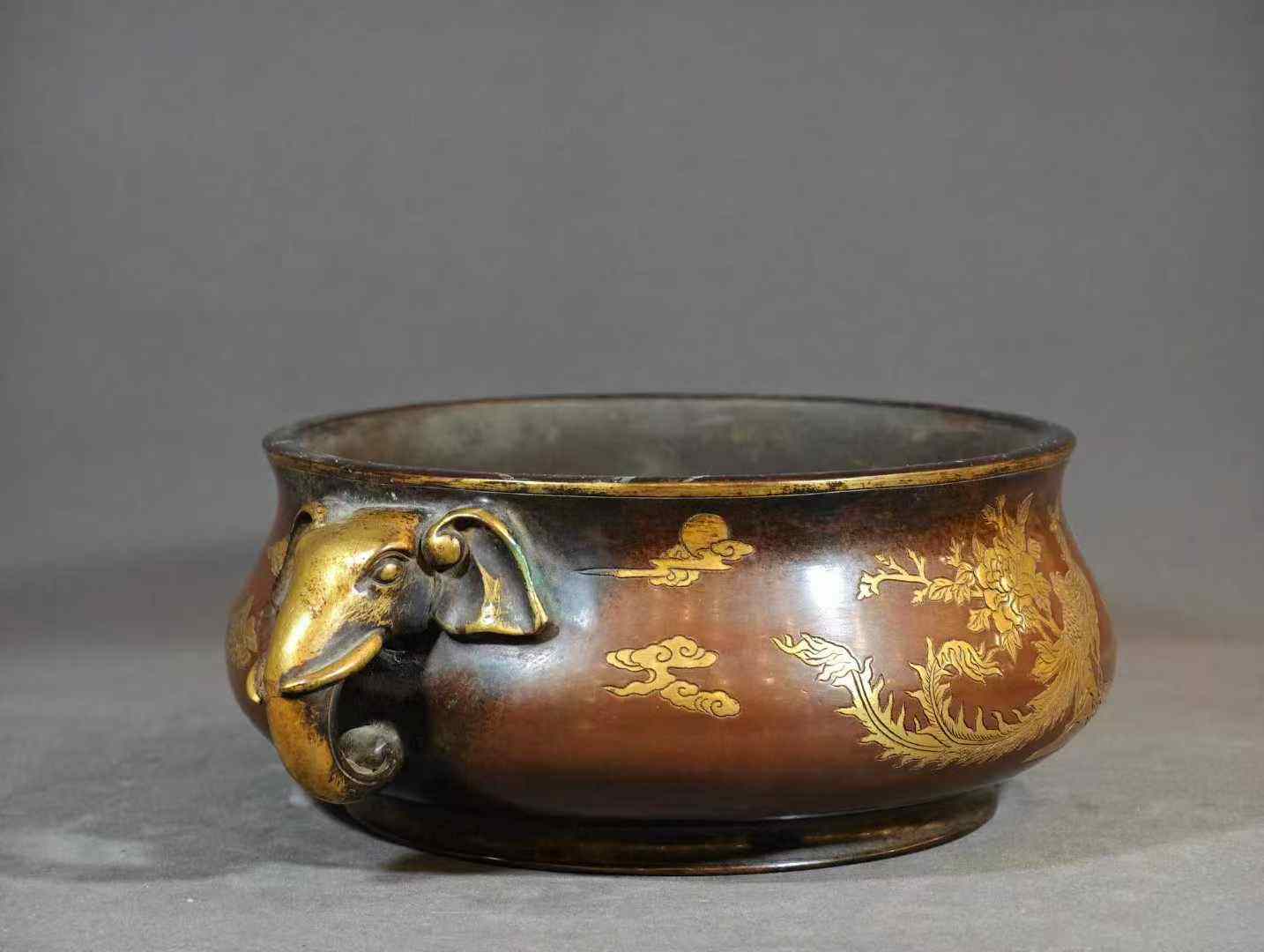 描金凤纹象耳炉