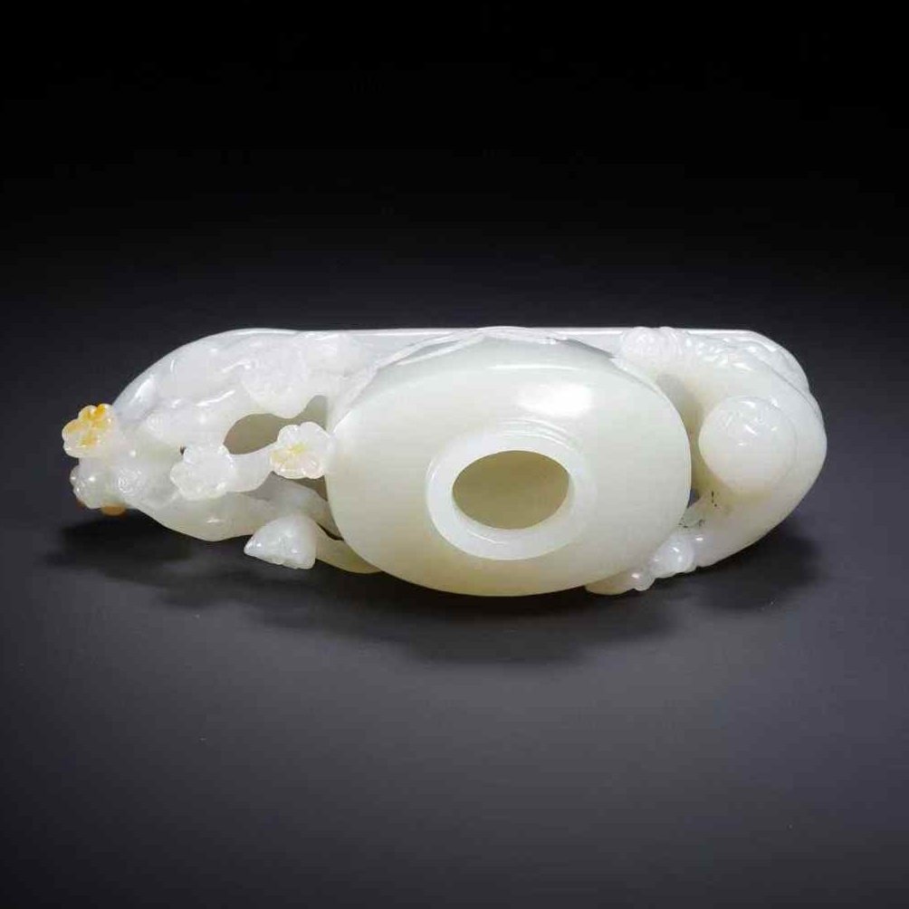 和田玉梅花纹瓶