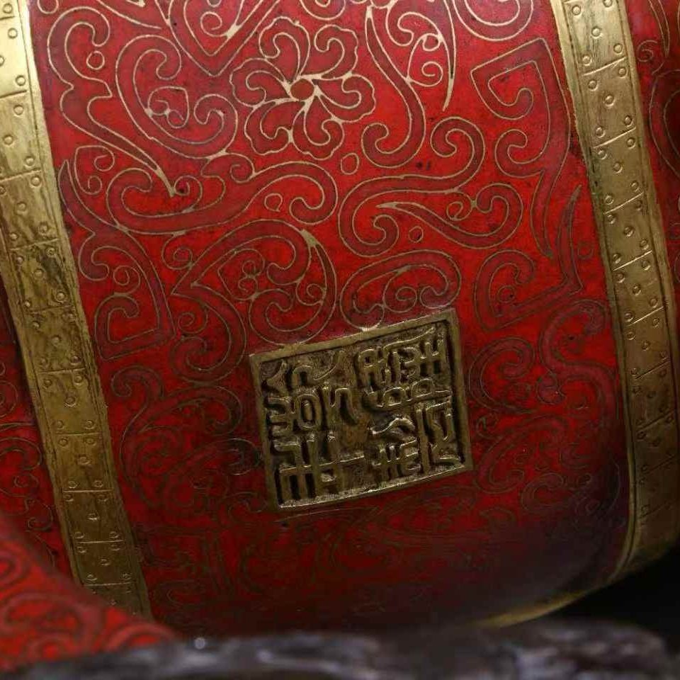 乾隆款掐丝珐琅唐马