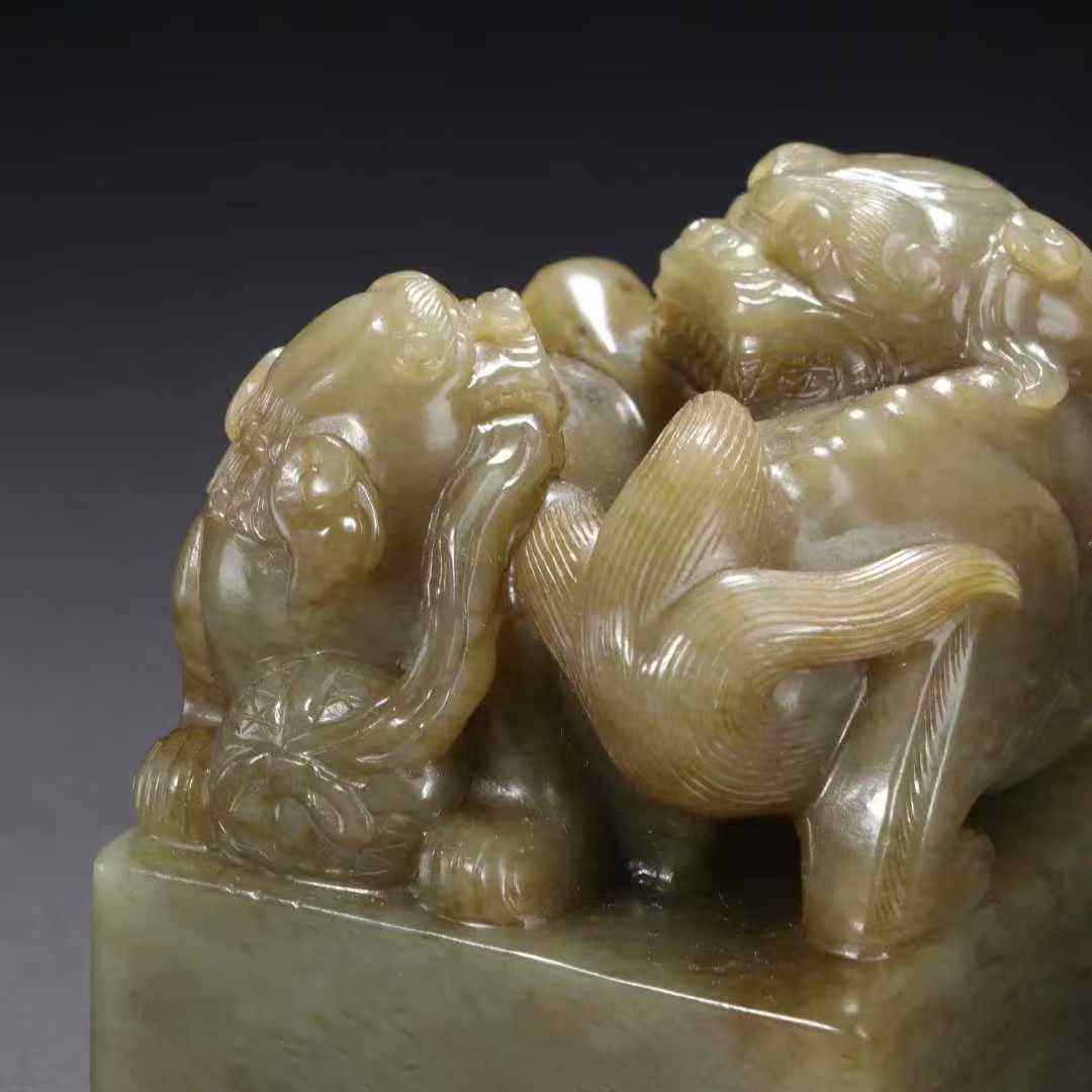 和田玉雕刻双狮印章