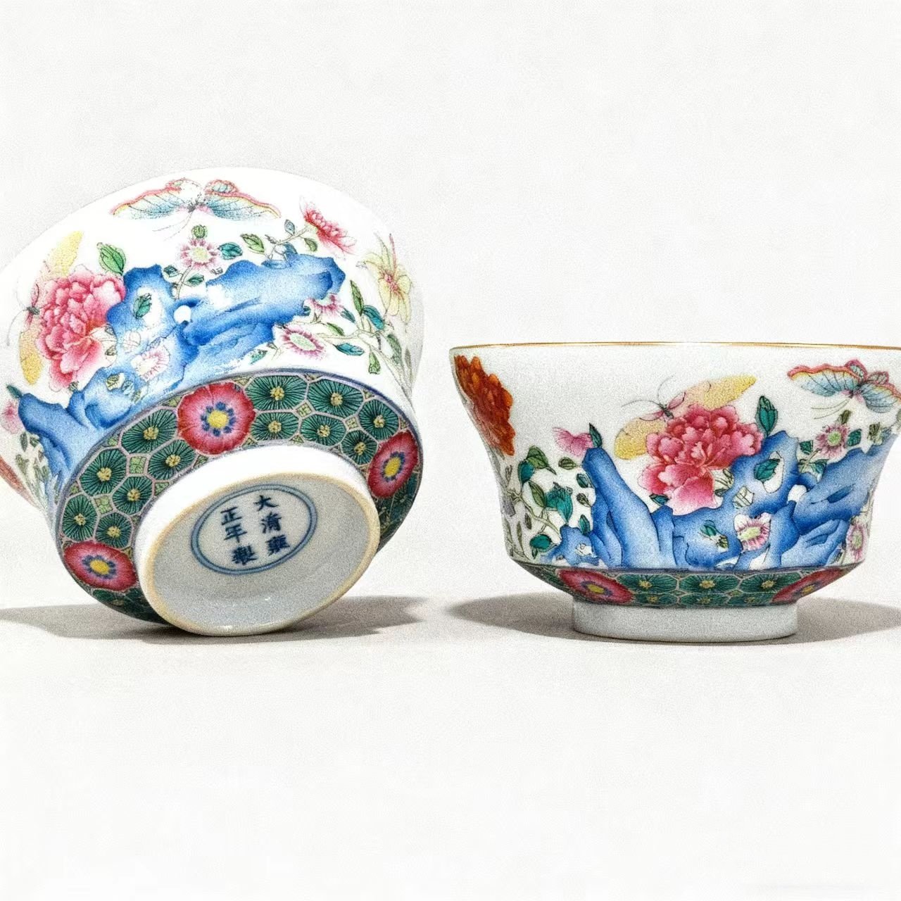 雍正粉彩花卉纹折腰碗