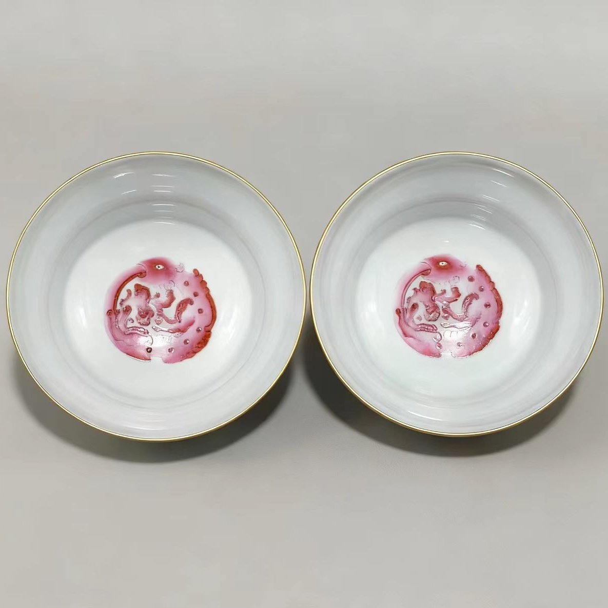 雍正粉彩花卉纹折腰碗