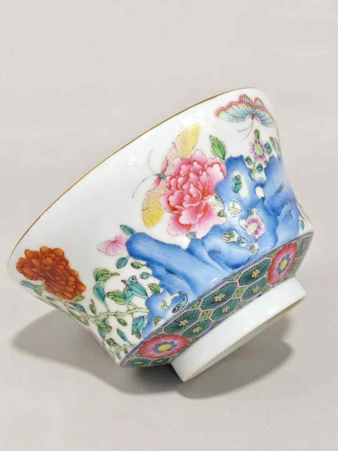 雍正粉彩花卉纹折腰碗