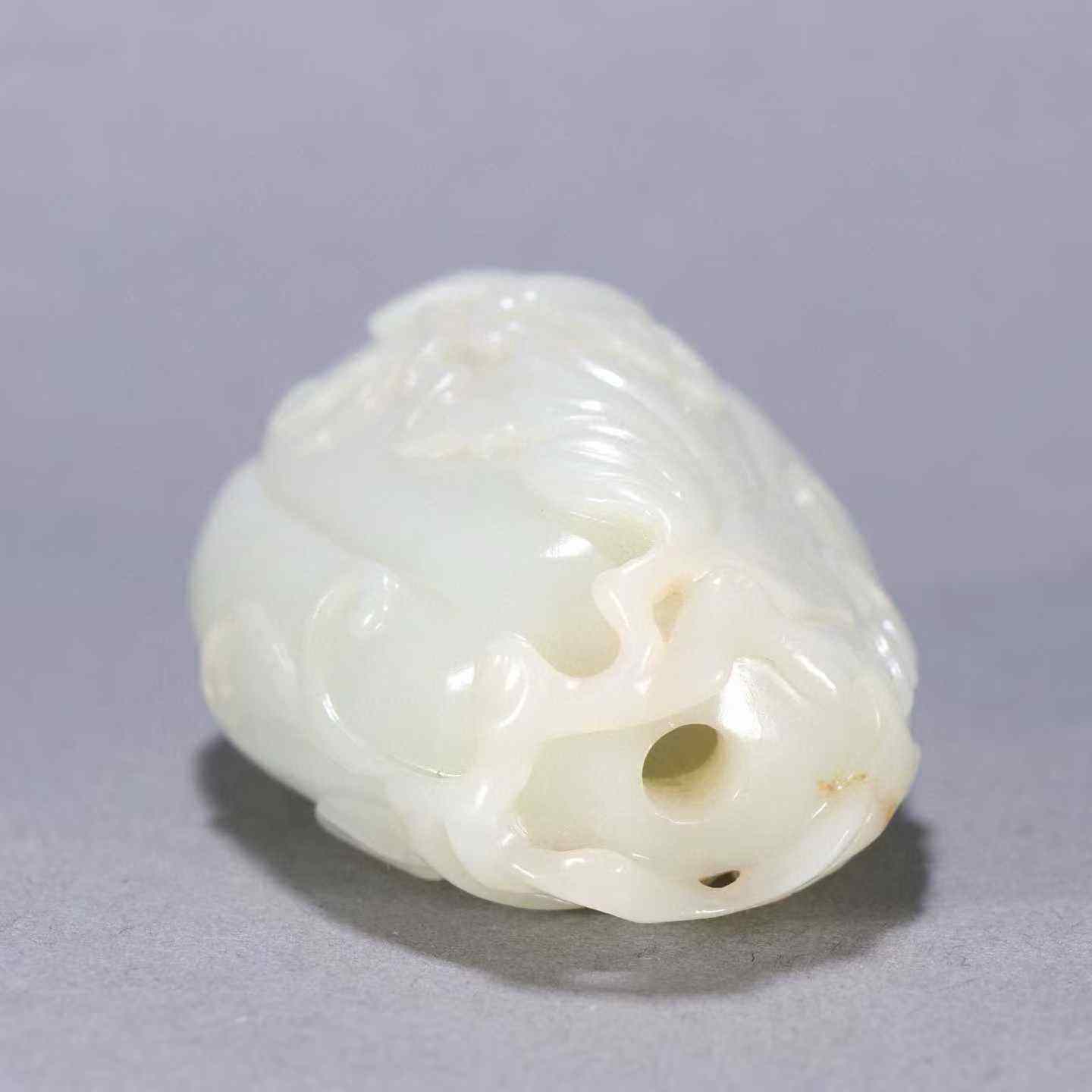 清 和田玉瓜果鼻烟壶