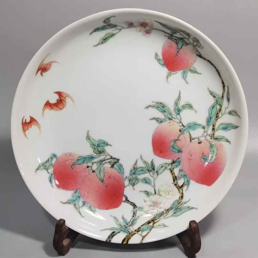 清雍正粉彩八桃五蝠盘一对