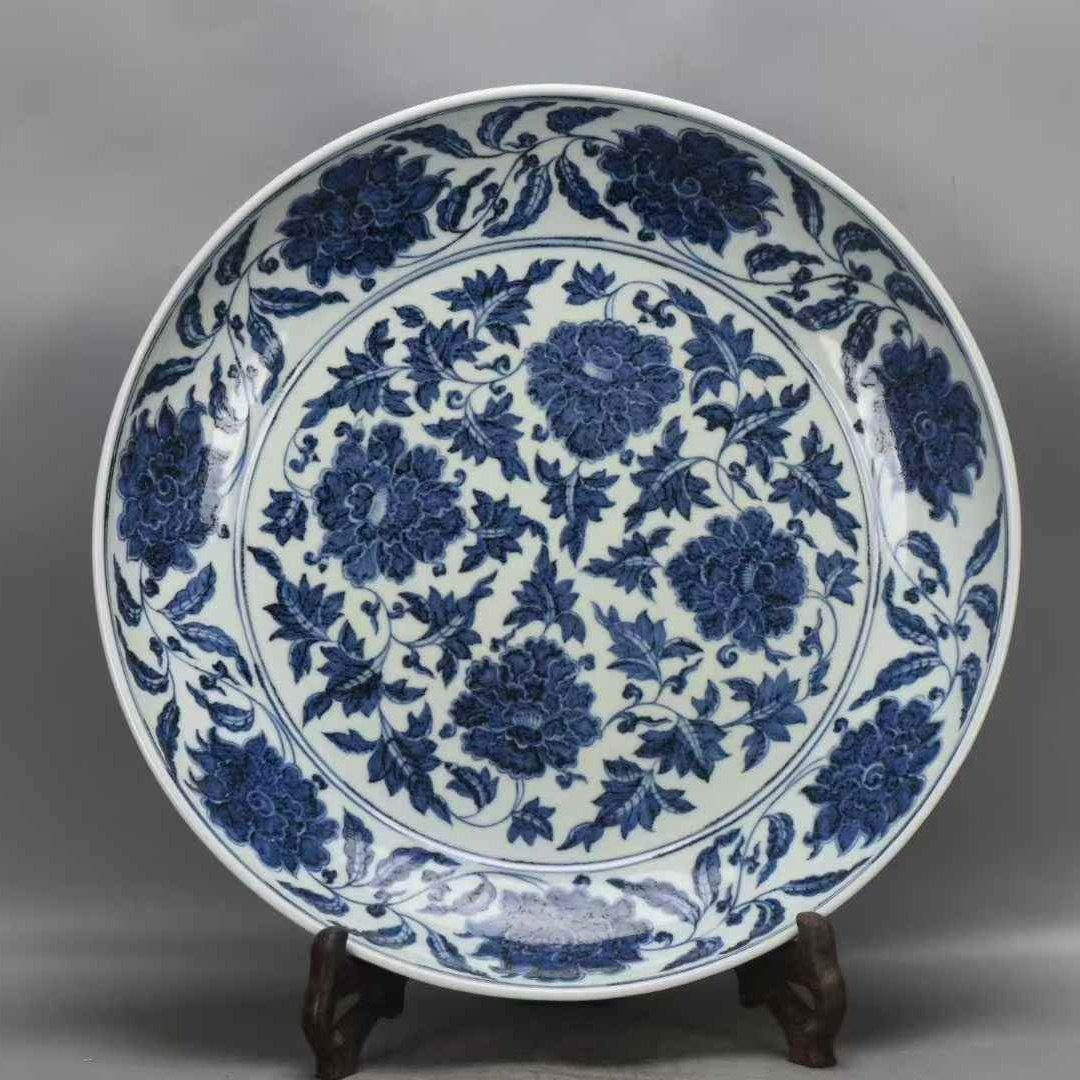 明宣德青花缠枝莲盘