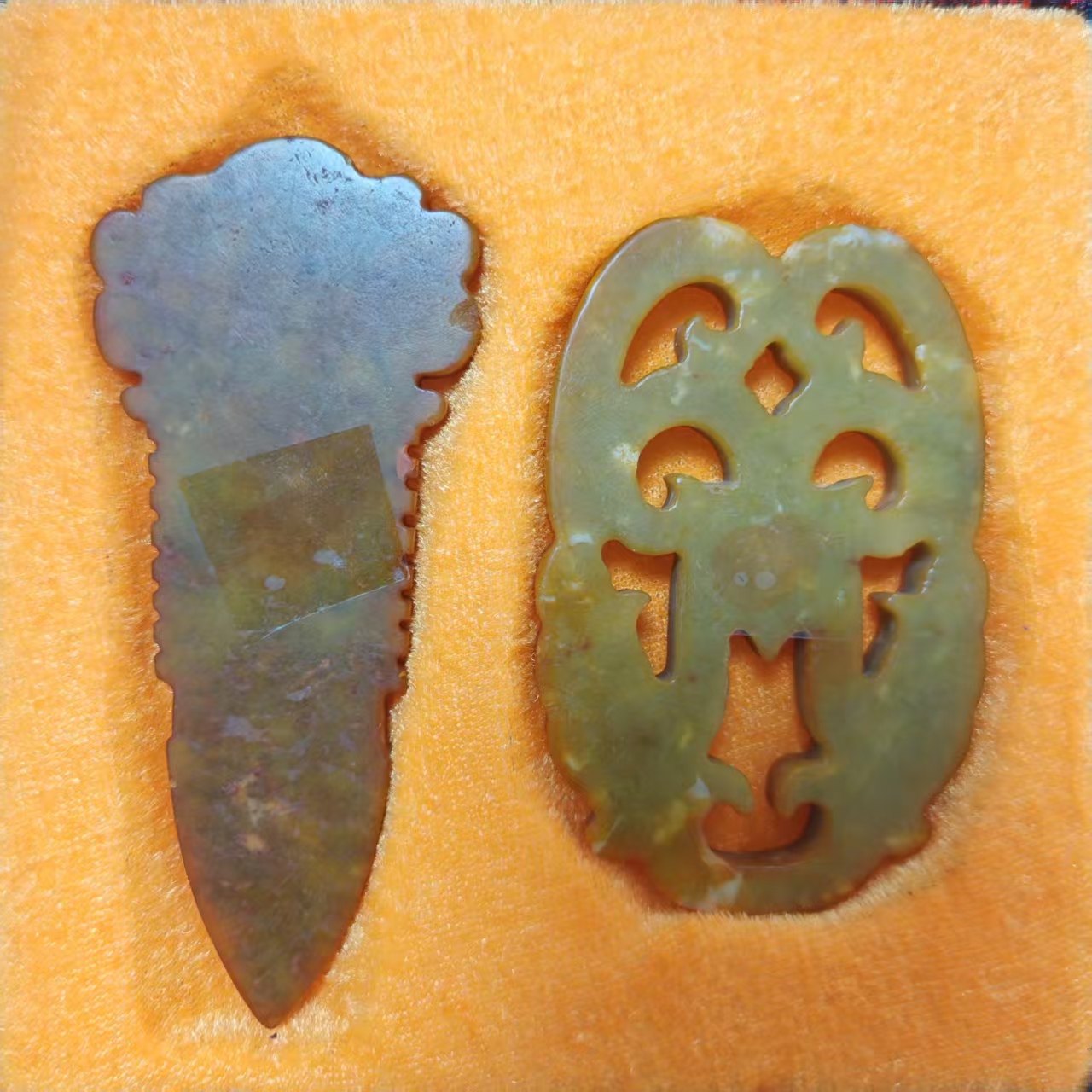 汉代玉戈、龙凤佩