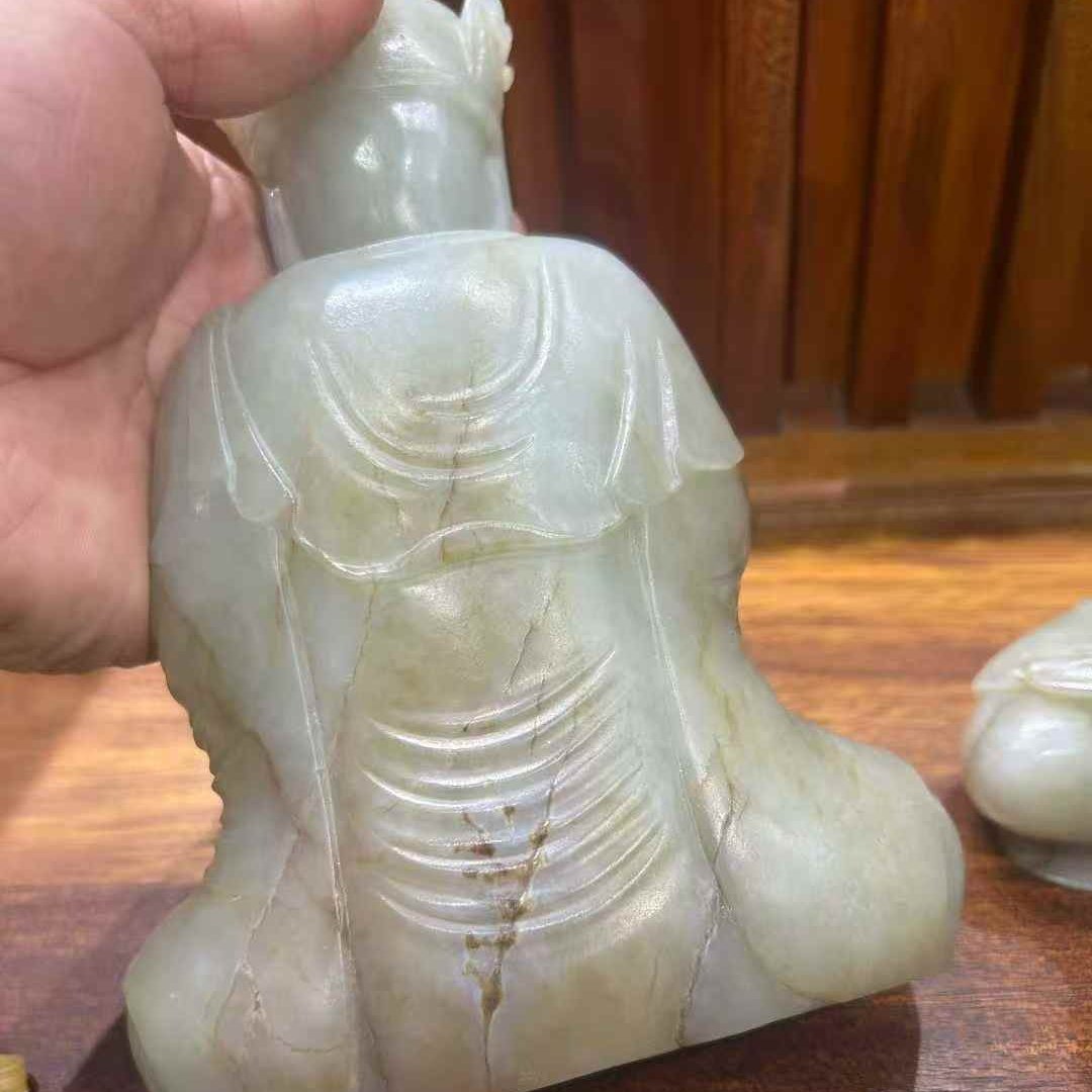 清代和田玉佛像