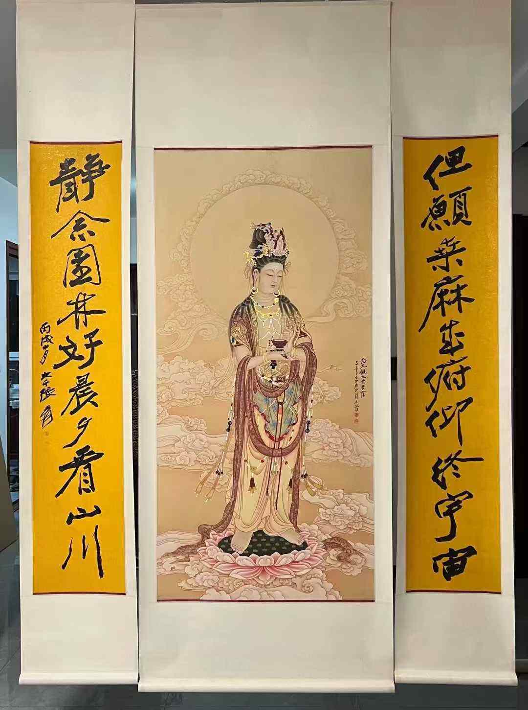 张大千绢本佛像中堂