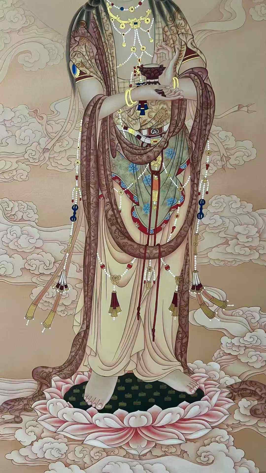 张大千绢本佛像中堂