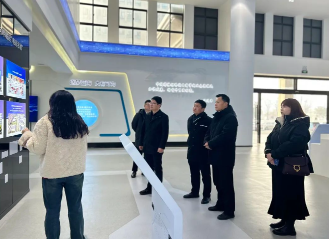 聚焦跨境电商 | 沈阳开放大学一行至宿迁跨境电商展厅和选品中心调研学习