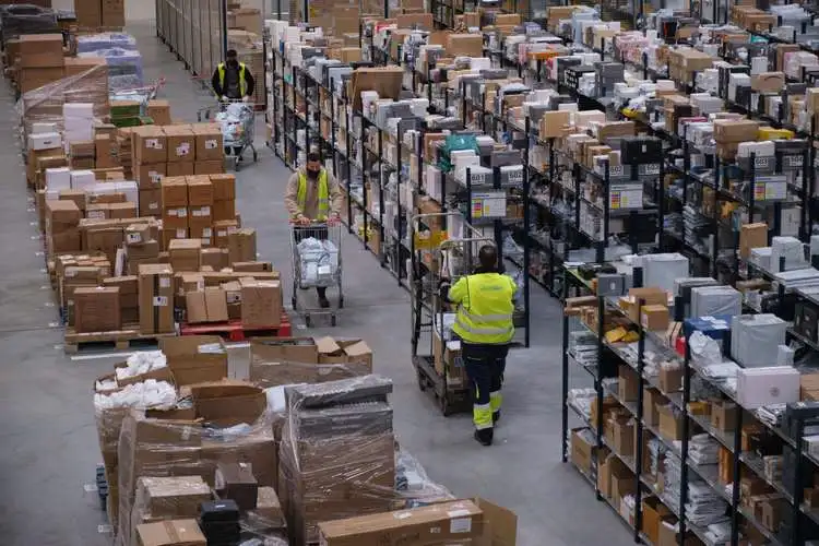 商务部等9部门发布《关于拓展跨境电商出口推进海外仓建设的意见》