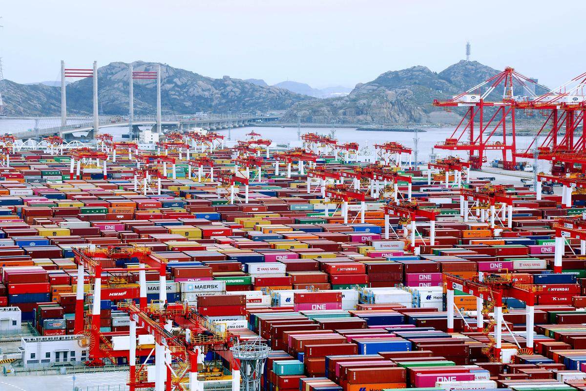 海关总署：我国外贸年均增长近1.6万亿元 货物贸易总额连续7年位居全球第一