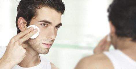 20多歲男士化妝品消費“兩極化”