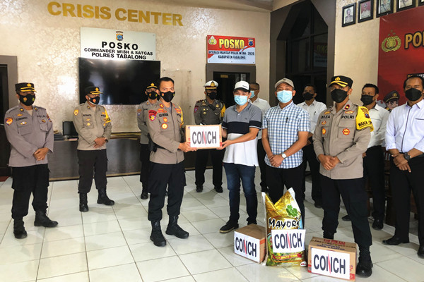 PT. CSKC Menyerahkan Paket Sembako Kepada Polres Tabalong