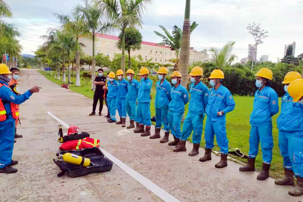 PT.CSKC Melakukan Kegiatan Lomba Memakai APD dan Memadamkan Api