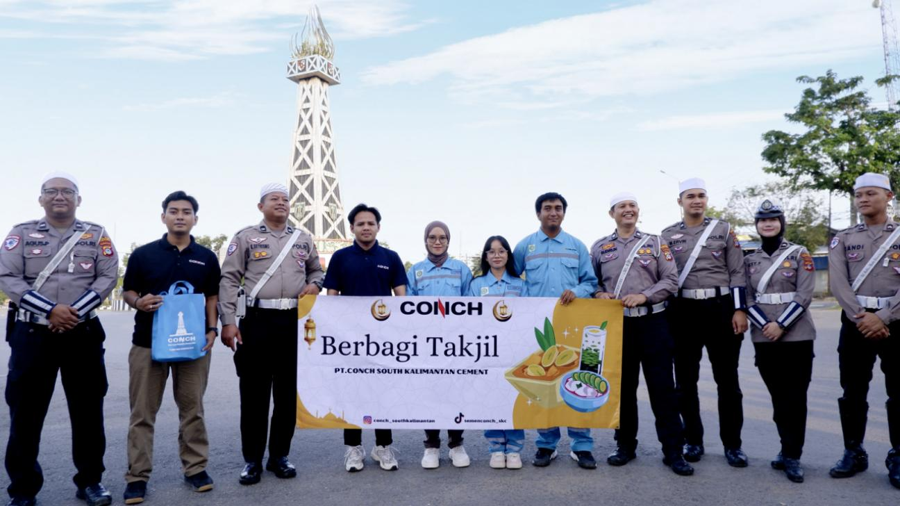 PT Conch South Kalimantan Cement Berbagi Takjil Ramadhan di Tanjung dan Area Perusahaan