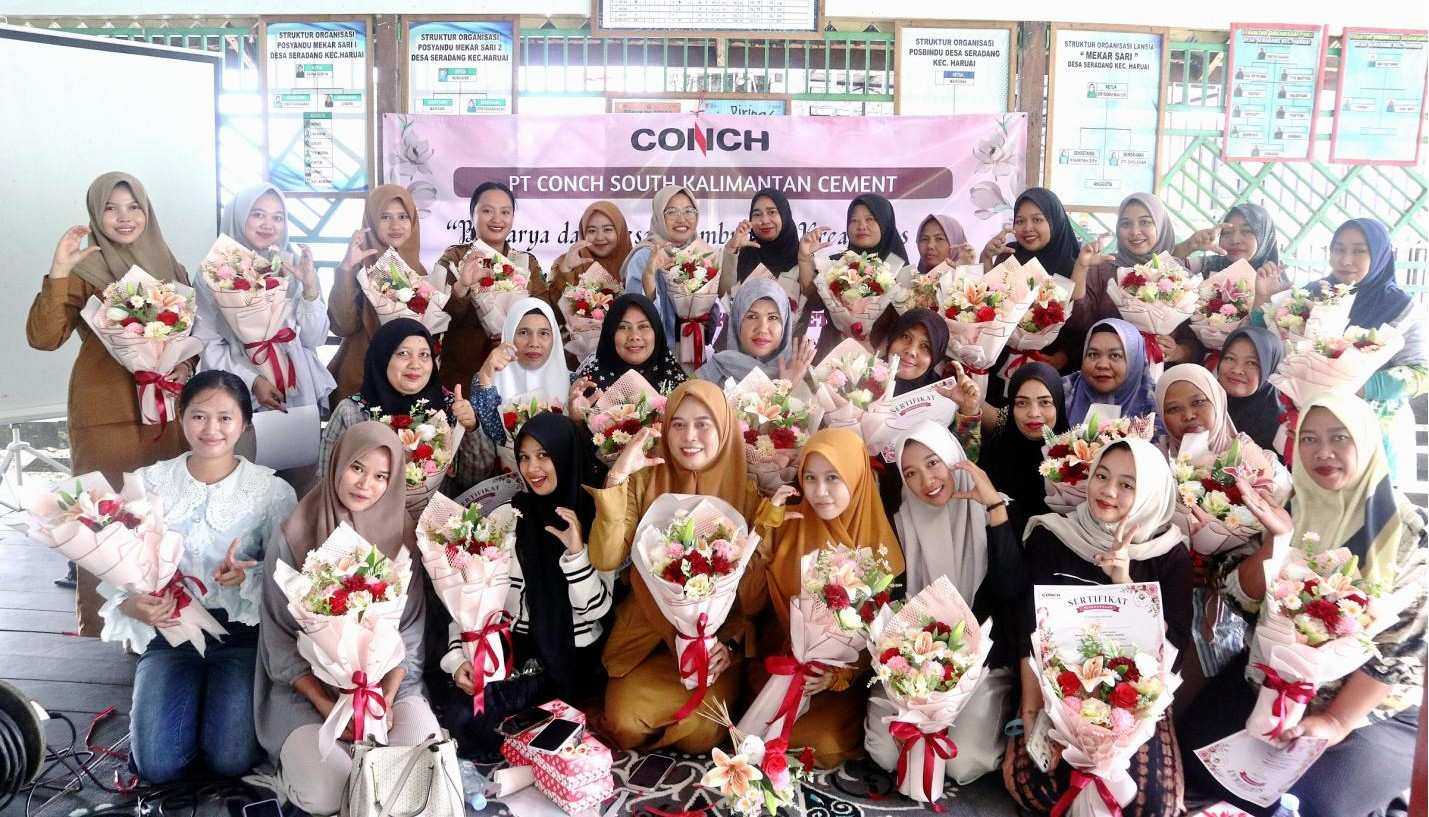 Pelatihan Merangkai Buket Bunga untuk Pemberdayaan Masyarakat Desa Seradang