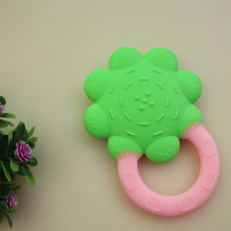 XFM Hot Sale Natural Silicone Non Drop with Handle Flower Teether Baby Teething Play Toy Infant Teether Silicone Baby Molar