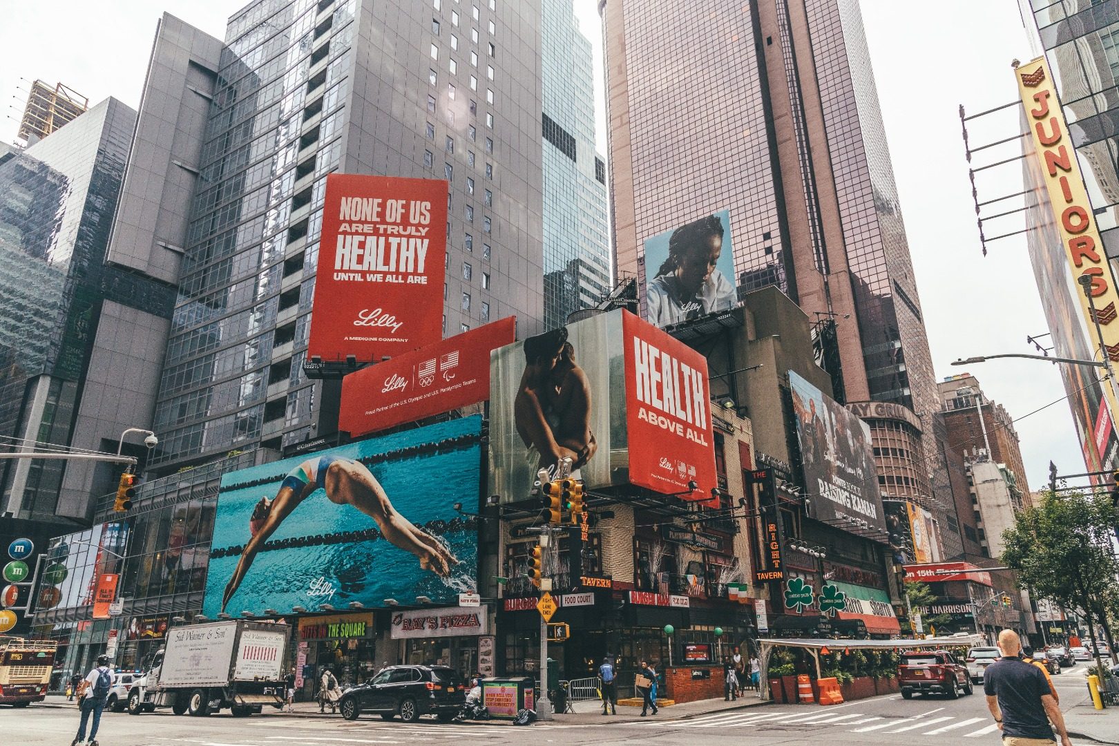 視覺營銷戶外廣告?zhèn)髅綖楹纹珢跮ED顯示大屏？