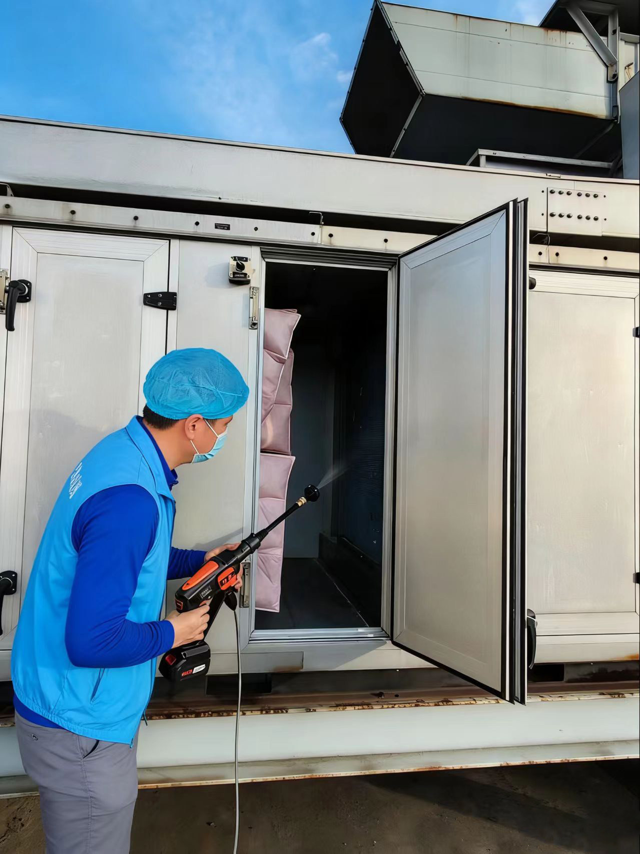 风阀、机组内表面清洗与消毒