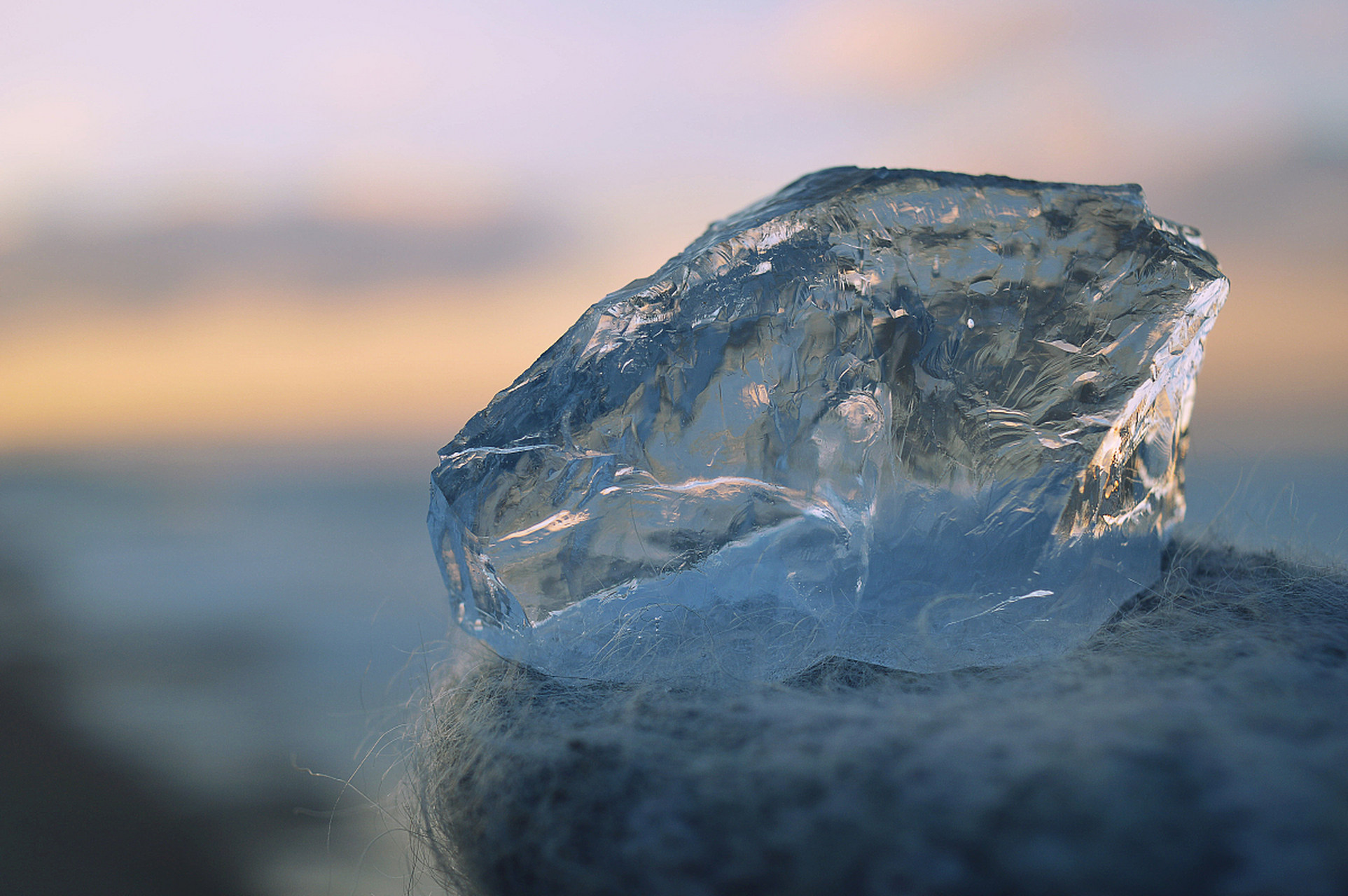 The short-term strong supply and weak demand situation has not improved, and the pressure on lithium carbonate prices continues to fluctuate weakly