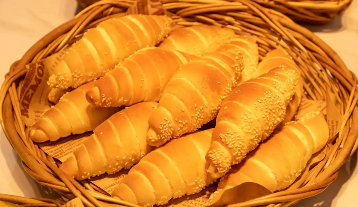 Unveiling the Multiple Effects of Sodium Hexametaphosphate as a Food Additive