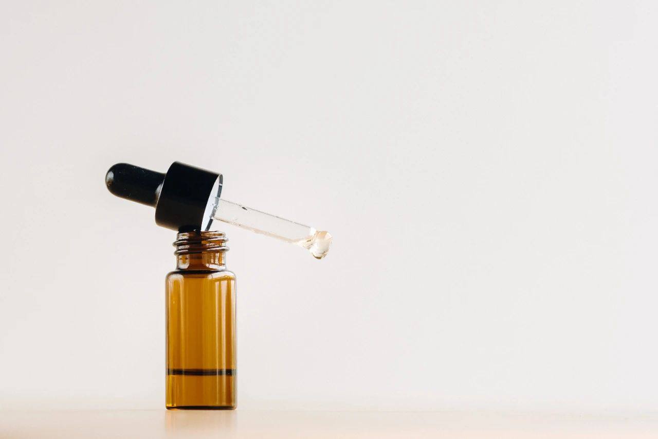 On Gelation and Thickening of Oil