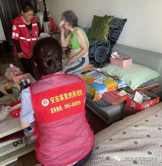 暖心！74岁独居奶奶生病就医，康尔乐“临时儿女”全程陪护！