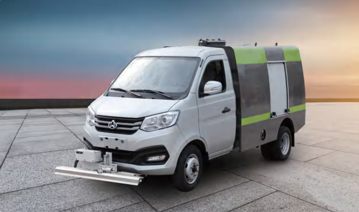 2CBM&40L Tank Road Maintenance Vehicle