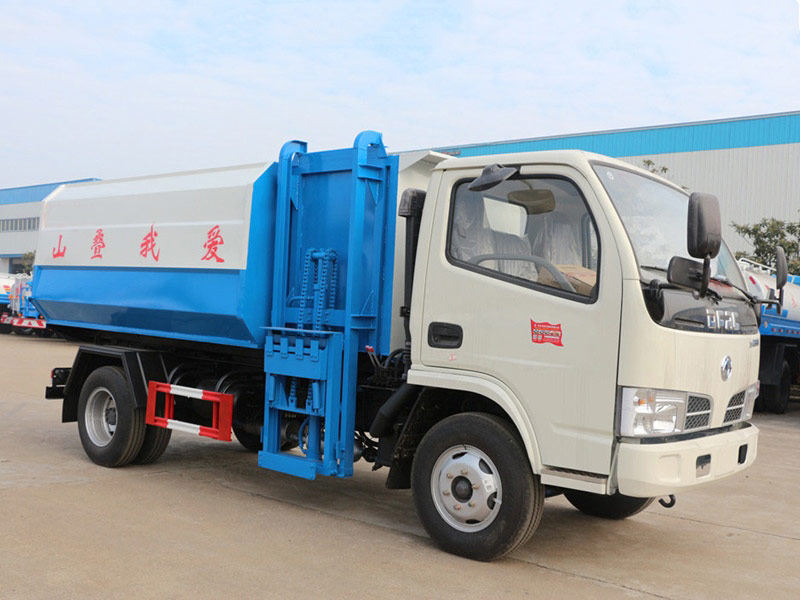 Dongfeng 4X2  5CBM Side Loader Garbage Trucks