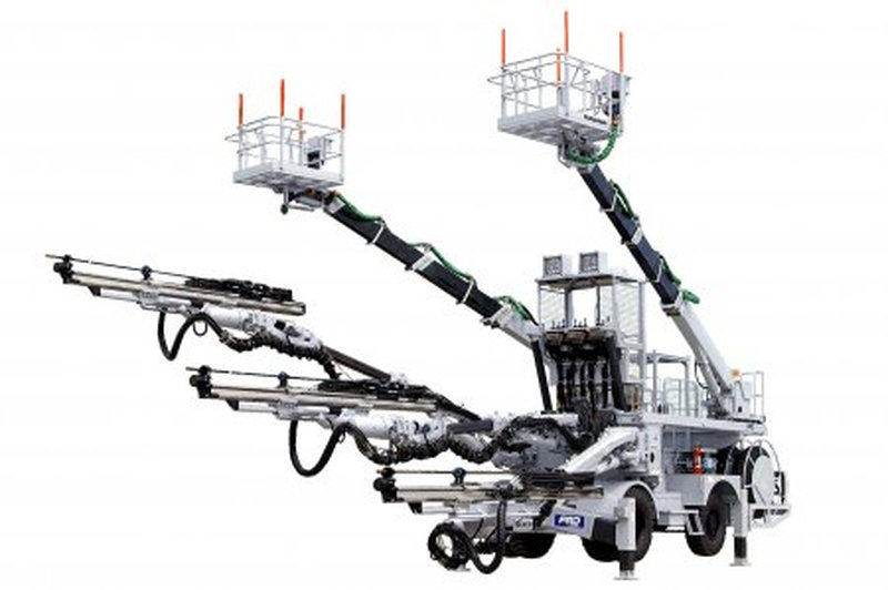 三臂两筐凿岩台车