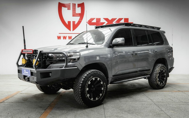 丰田 陆巡兰德酷路泽 LC200 前保险杠【CY】