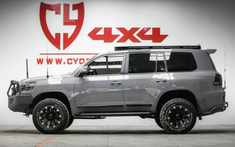丰田 陆巡兰德酷路泽 LC200 前保险杠【CY】