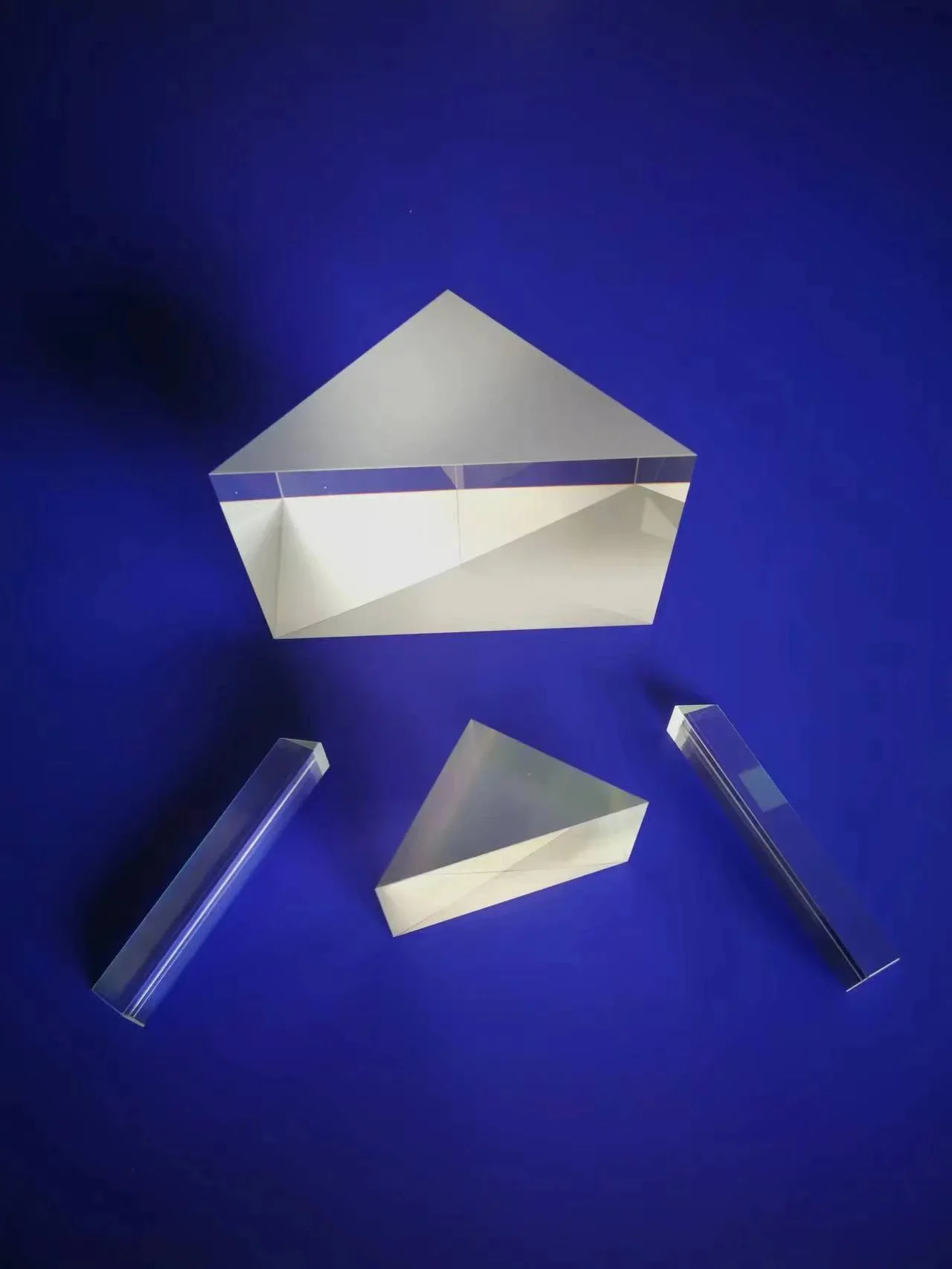 Custom Optical Prisms: Tailoring Solutions for Specific Needs