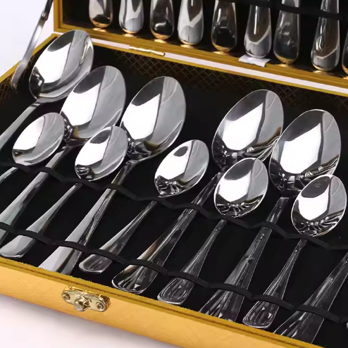 Complete set of stainless steel cutlery and cutlery