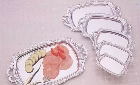 Stainless steel tray for dining