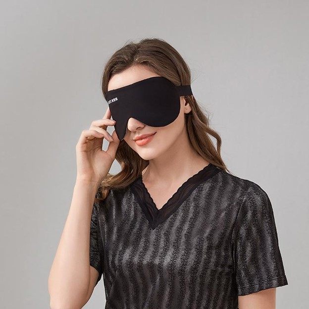 Silver Fiber Eye Mask