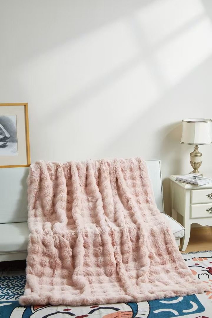 BUBBLE RABBIT FUR FLANNEL BLANKET