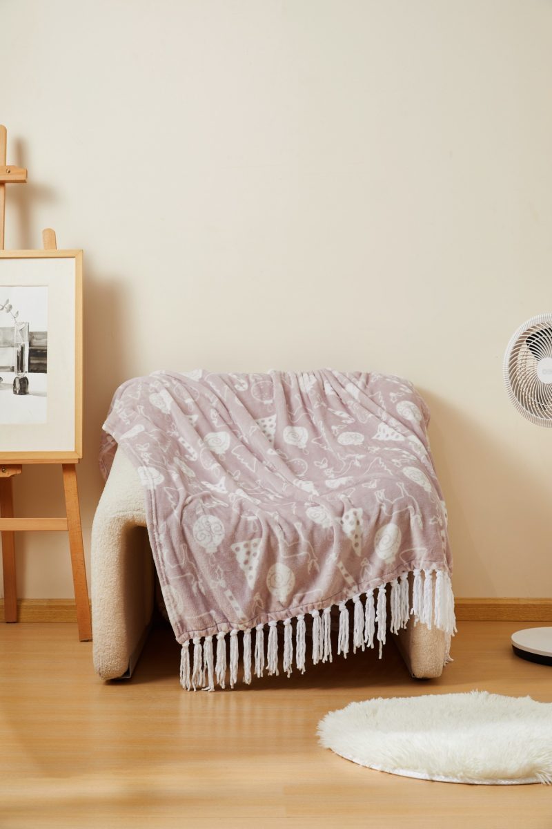 PRINTED FRINGED FLANNEL BLANKET