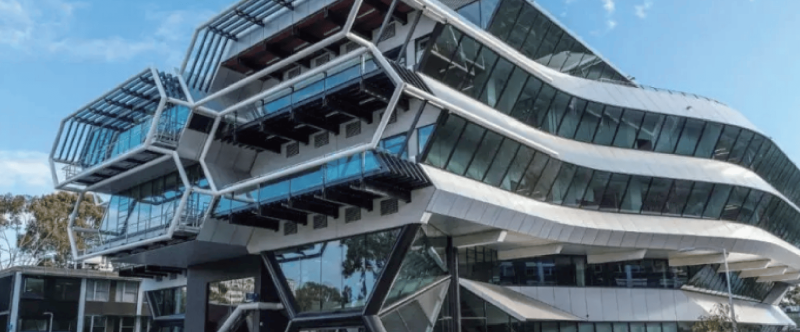 莫纳什大学（MUM）