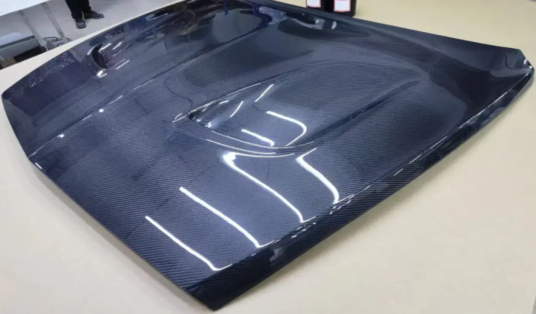 Comparing Autoclave and Out-of-Autoclave Curing for Carbon Fiber Prepreg