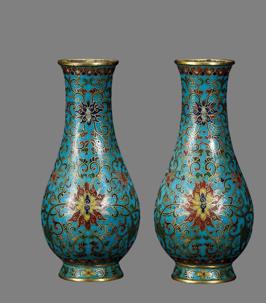 清.铜胎掐丝珐琅花卉瓶- 崇敬拍卖