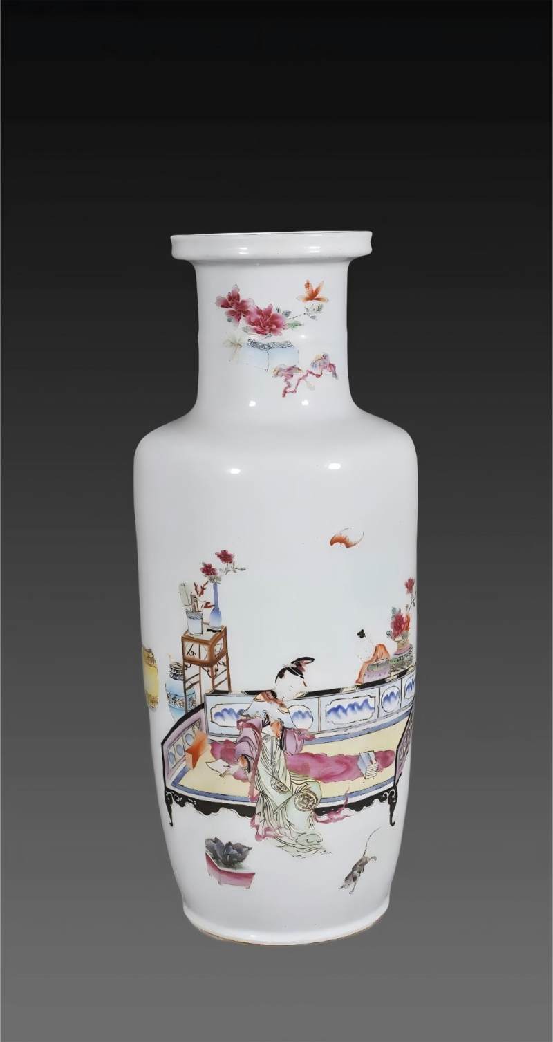 清.粉彩人物故事棒槌瓶