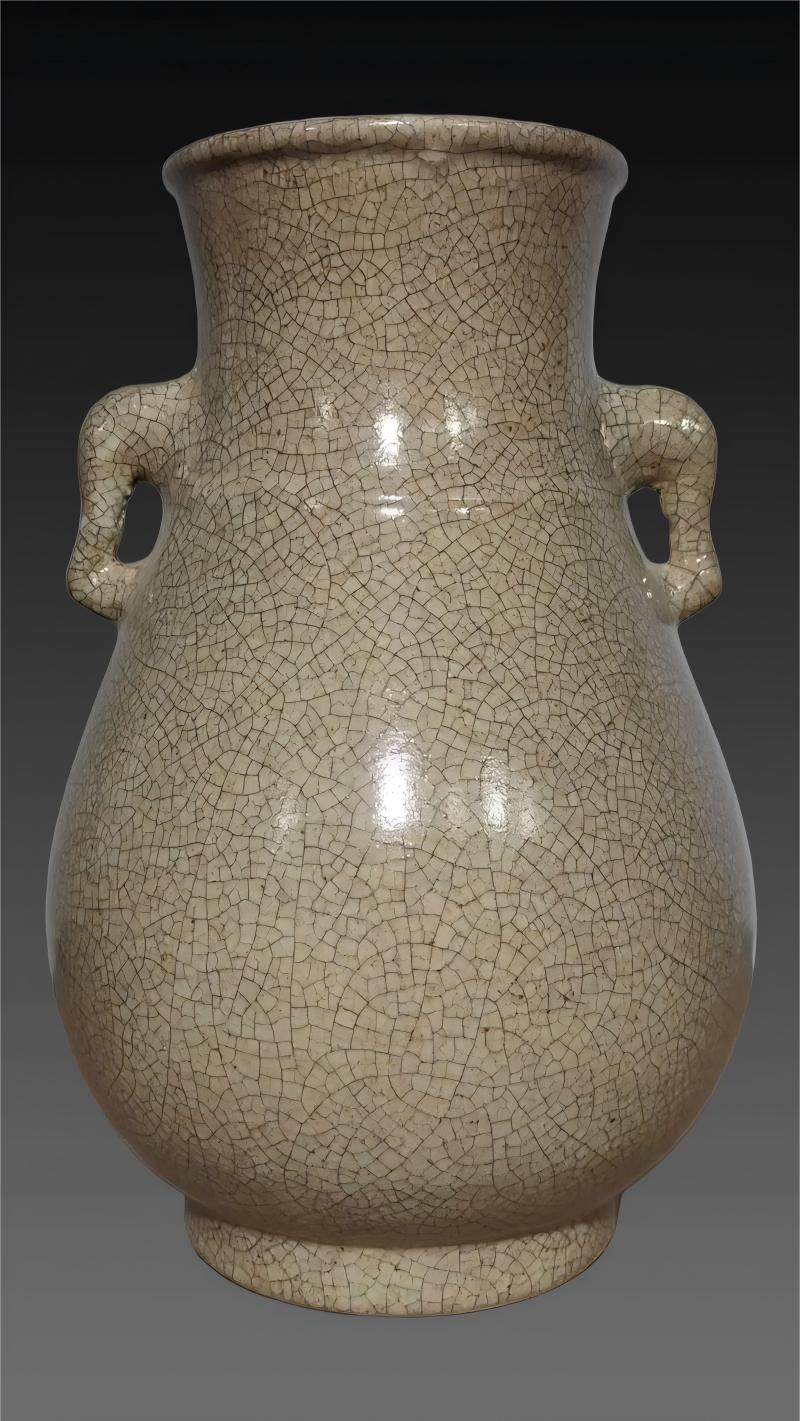 清初.哥釉双象耳尊