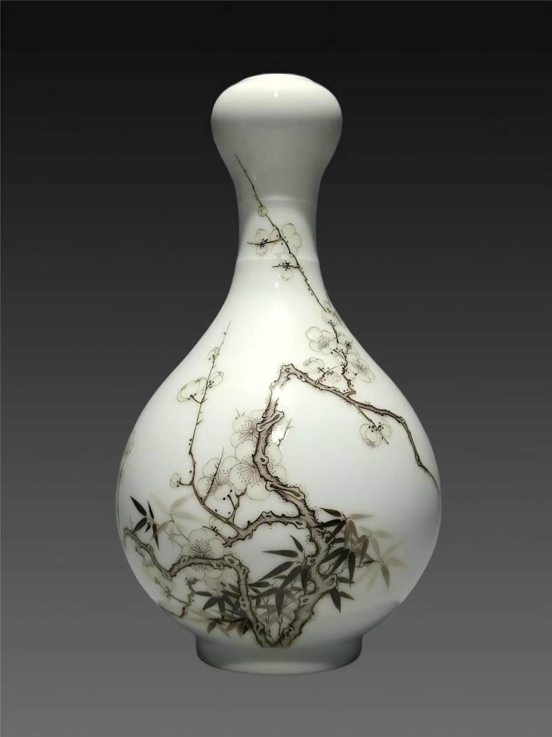 粉彩花鸟纹蒜头瓶