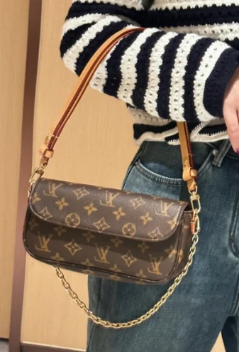 Louis Vuitton | Monogram Casual Style Unisex Street Style Chain Leather