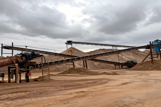 How to Design a Basic Sand Making Production Line of 200TPH？